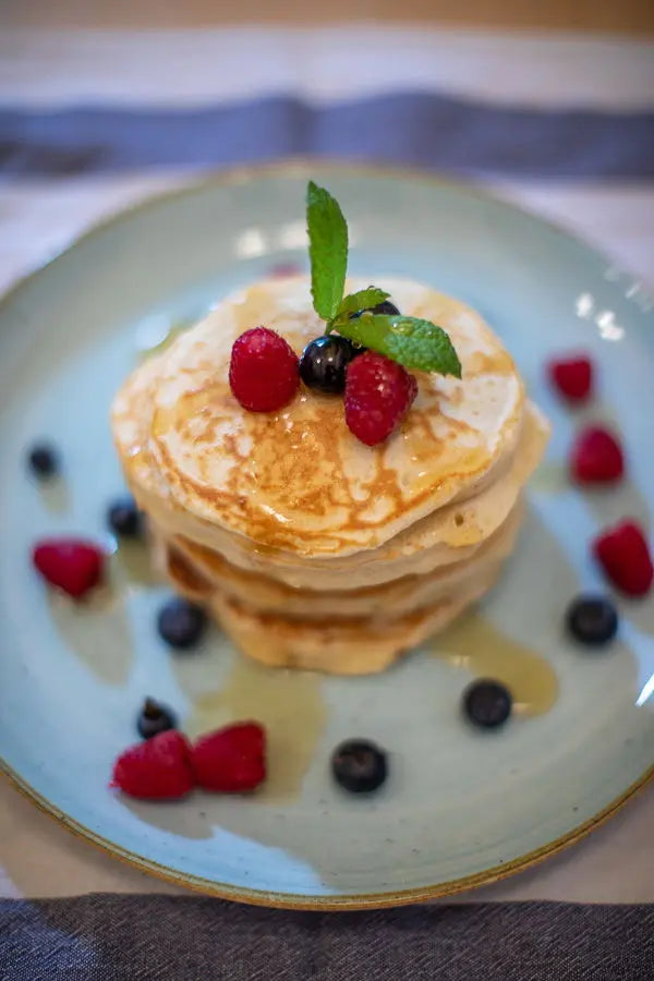 I took this photo immediately after the dish was plated. As you can see, it’s a good dish… but you wouldn’t want to share it on your website.